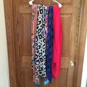 Women’s Scarf assortment - 5 total